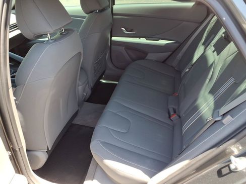 Certified 2024 Hyundai Elantra SEL w/ Convenience Package FWD image 18