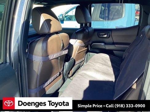 Used 2018 Toyota Tacoma Limited image 16