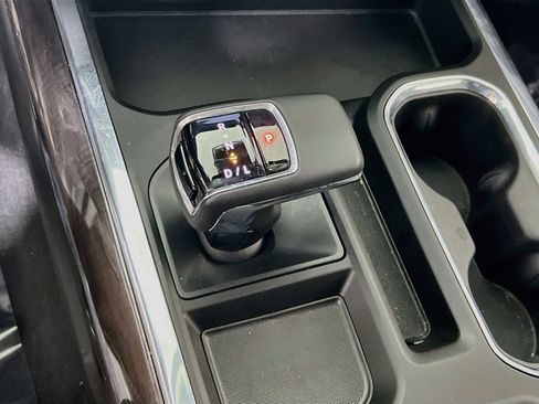 Used 2024 Chevrolet Silverado 1500 LTZ AWD/4WD image 17