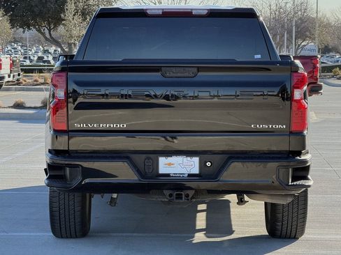 Used 2023 Chevrolet Silverado 1500 Custom image 5