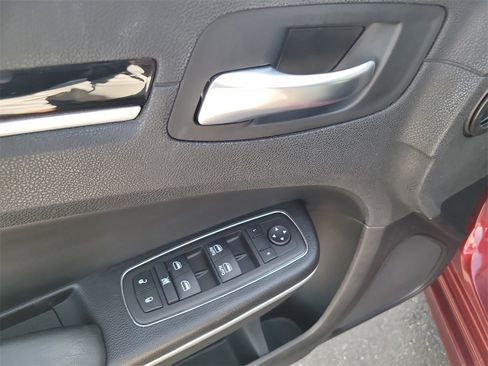 Used 2023 Chrysler 300 Touring L image 15