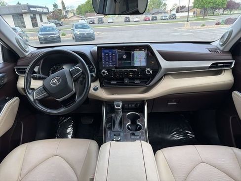 Used 2021 Toyota Highlander Limited AWD/4WD image 13