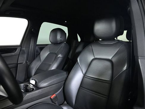 Certified 2021 Porsche Cayenne AWD/4WD image 5
