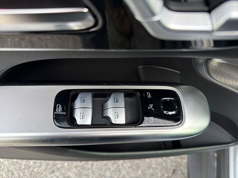 Used 2026 Mercedes-Benz GLC 300 image 25