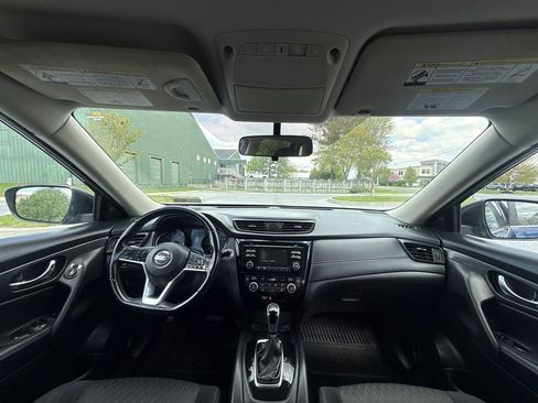 Used 2017 Nissan Rogue SV AWD/4WD image 14