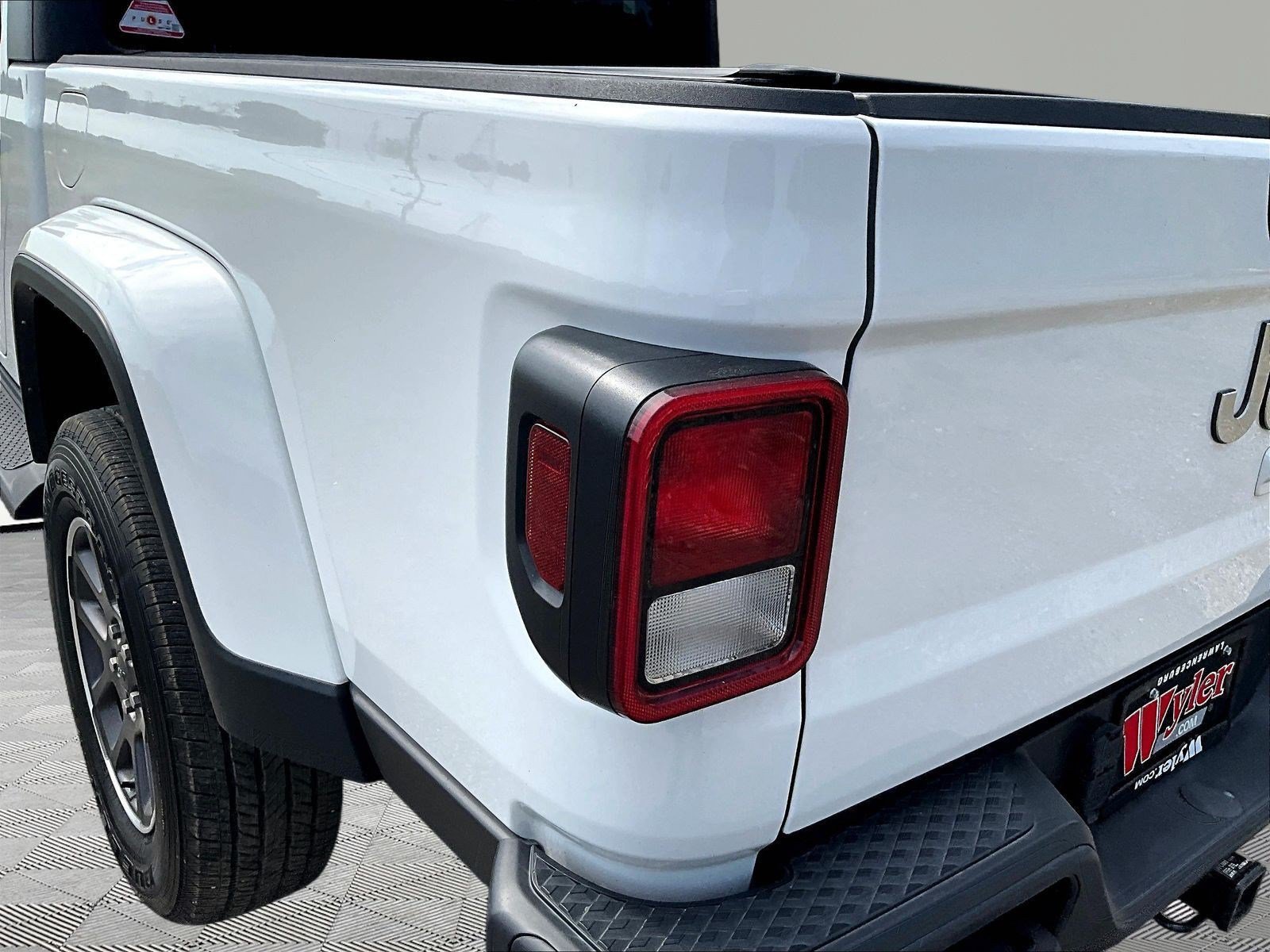Used 2022 Jeep Gladiator Overland AWD/4WD image 24