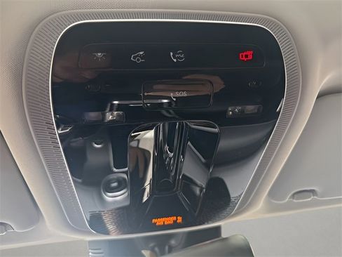 Used 2023 Mercedes-Benz GLC 300 4MATIC image 30