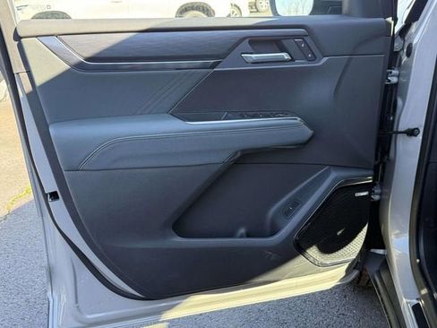 New 2026 GMC Acadia AT4 w/ Super Cruise Package image 8