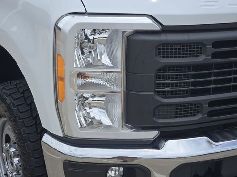 Used 2023 Ford F250 XL w/ XL Off-Road Package AWD/4WD image 9