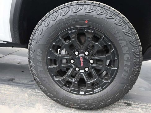 New 2026 GMC Canyon Elevation image 10