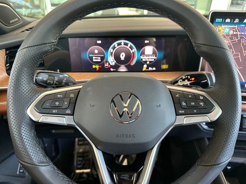 New 2026 Volkswagen Tiguan SEL R-Line AWD/4WD image 23