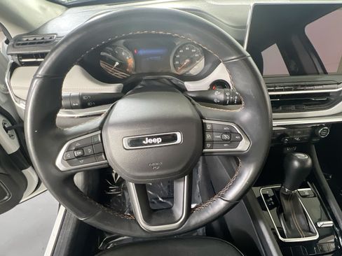 Used 2022 Jeep Compass Limited AWD/4WD image 11