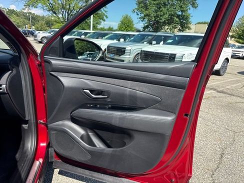 Used 2025 Hyundai Tucson Limited AWD/4WD image 34