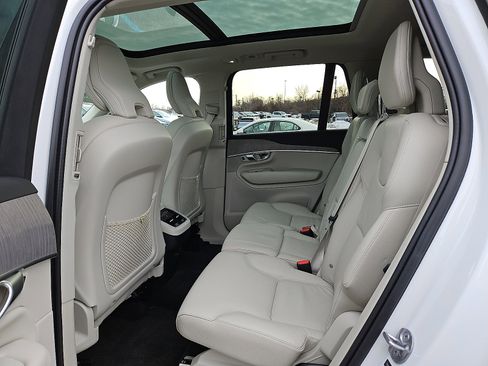 Certified 2023 Volvo XC90 B6 Plus image 10