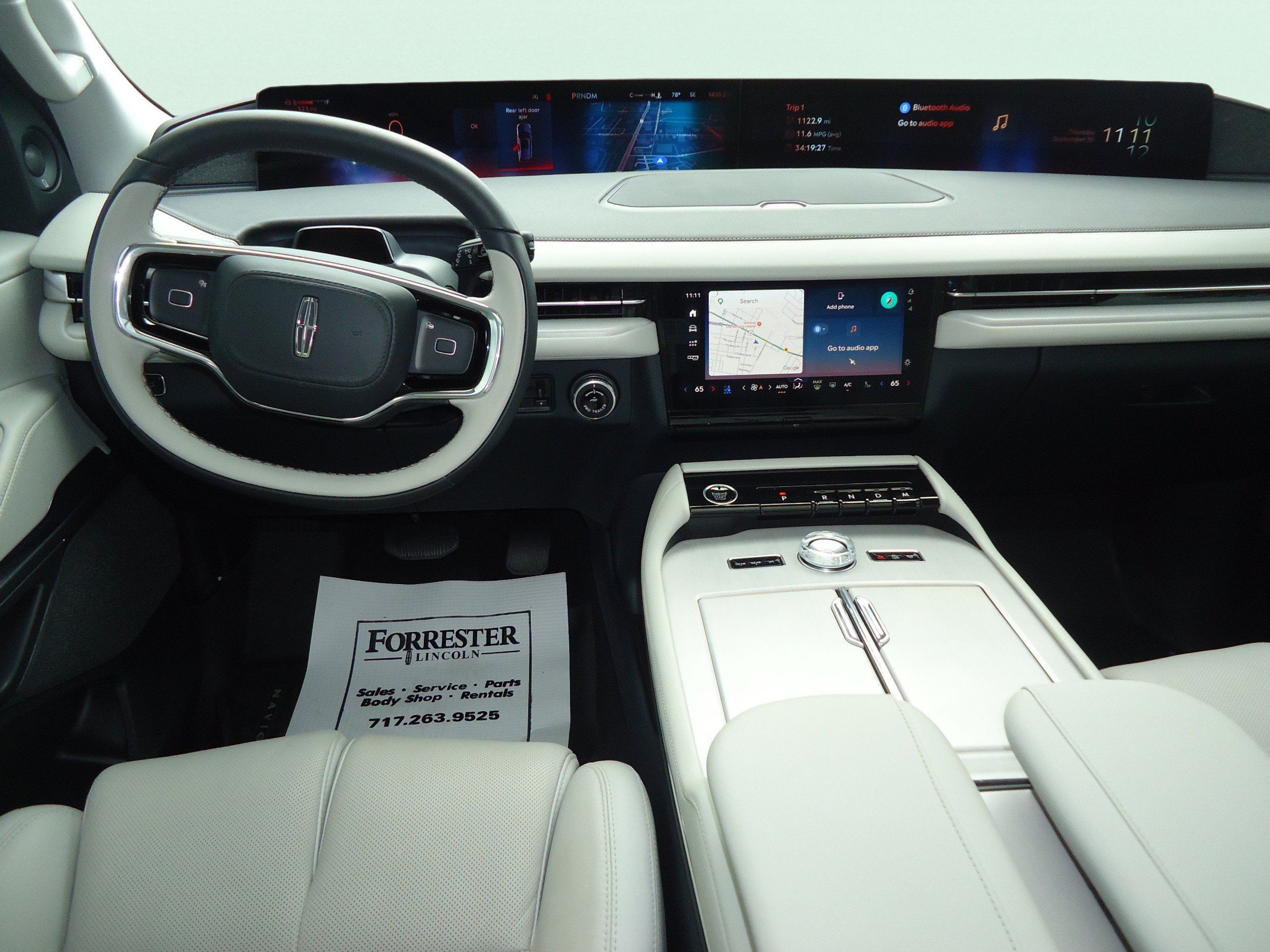 Used 2026 Lincoln Navigator Reserve AWD/4WD image 13