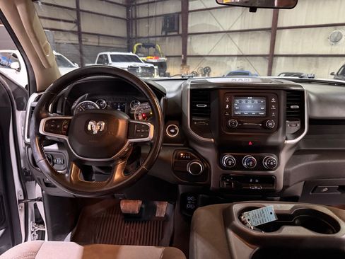 Used 2019 RAM 1500 Big Horn RWD image 28