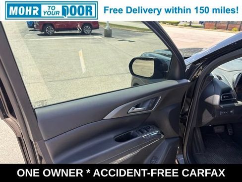 Used 2025 Chevrolet Traverse LT w/ Midnight/Sport Edition FWD image 12