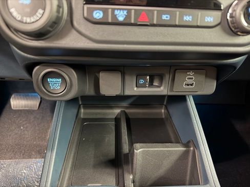 New 2026 Ford Maverick Lariat AWD/4WD image 15