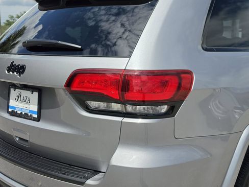 Used 2020 Jeep Grand Cherokee Altitude AWD/4WD image 8