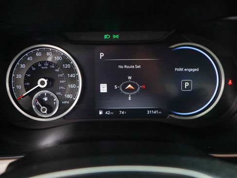 Used 2025 Genesis G70 2.5T AWD/4WD image 15