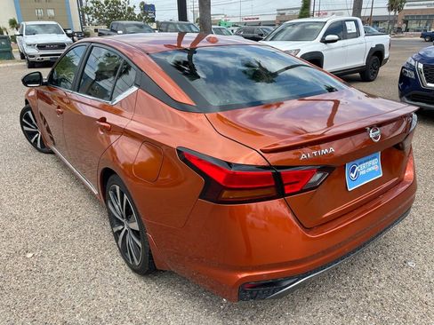 Used 2020 Nissan Altima 2.5 SR w/ Premium Package image 4