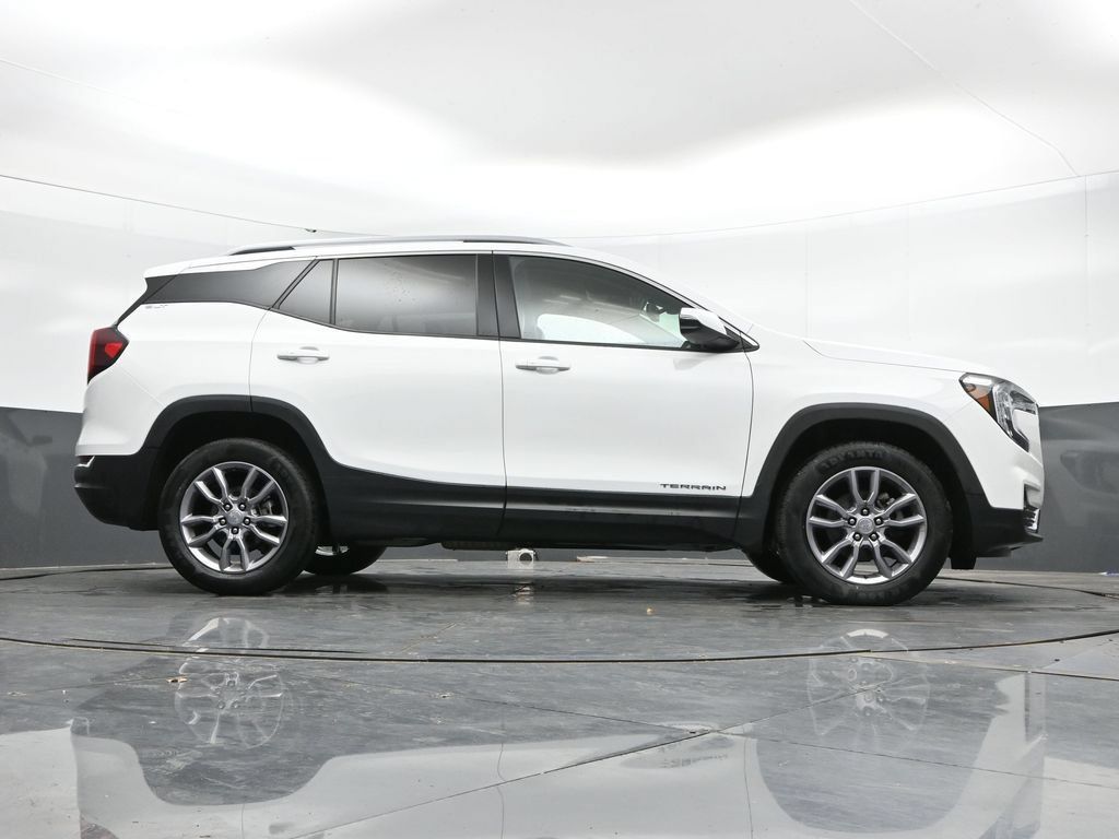 Used 2024 GMC Terrain SLT AWD/4WD image 40