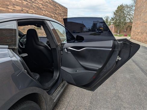 Used 2015 Tesla Model S Performance image 29