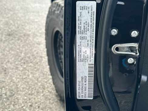 Used 2020 RAM 2500 Laramie w/ Night Edition AWD/4WD image 40