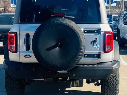 Used 2022 Ford Bronco Black Diamond image 4