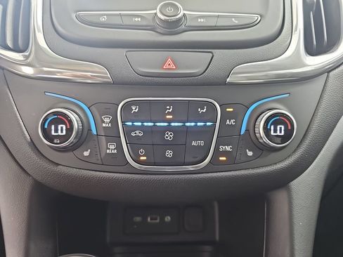 Used 2019 Chevrolet Equinox LT FWD image 28
