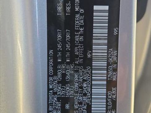 Certified 2025 Toyota 4Runner SR5 image 38