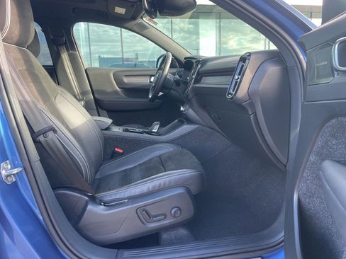 Used 2021 Volvo XC40 T5 R-Design w/ Advanced Package image 17