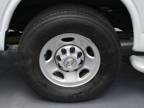 Used 2024 Chevrolet Express 2500 w/ Driver Convenience Package RWD image 27