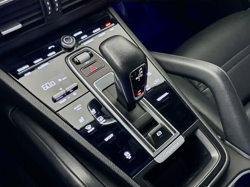 Used 2019 Porsche Cayenne Base image 20