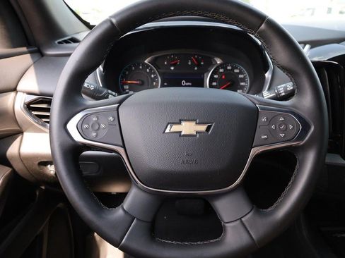 Used 2023 Chevrolet Traverse LT FWD image 13
