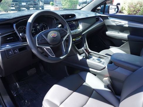 Certified 2025 Cadillac XT5 Luxury FWD image 16