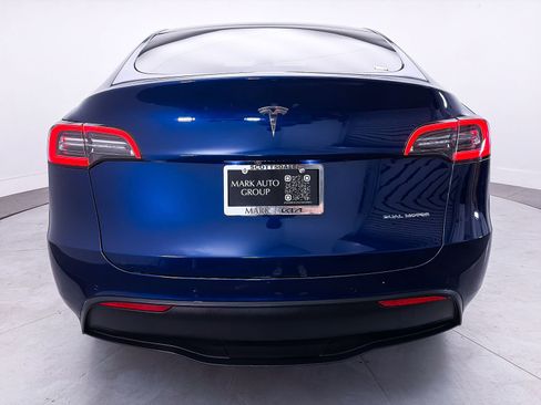 Used 2022 Tesla Model Y Long Range AWD/4WD image 13