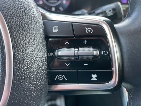 Used 2024 Kia Carnival SX Prestige image 11