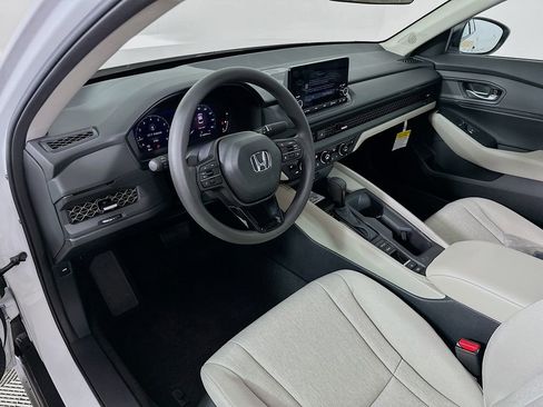Used 2025 Honda Accord SE image 10