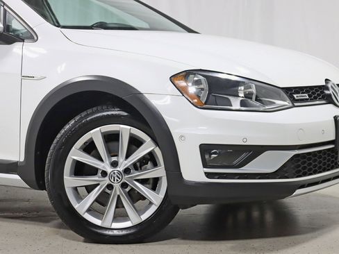Used 2017 Volkswagen Golf Alltrack SE image 5