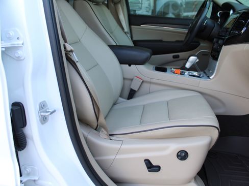 Used 2020 Jeep Grand Cherokee Summit image 17