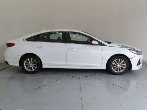 Used 2019 Hyundai Sonata SE FWD image 2