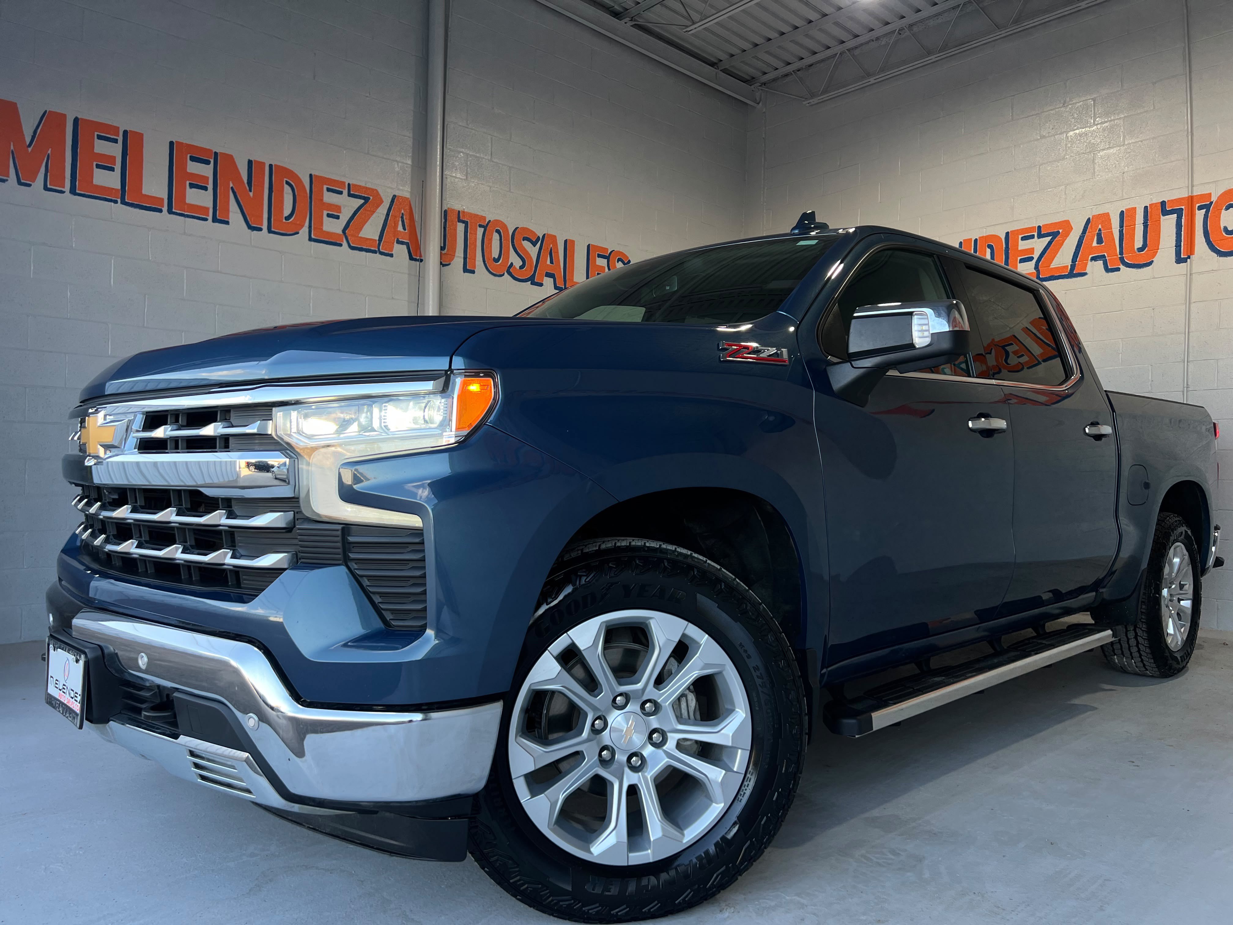 Used 2024 Chevrolet Silverado 1500 LTZ w/ Z71 Off-Road Package AWD/4WD image 1