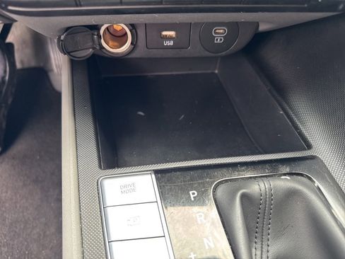 Used 2024 Hyundai Elantra Blue image 11