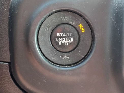 Used 2018 Jeep Wrangler Unlimited Sport S AWD/4WD image 19