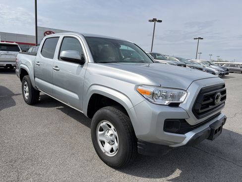 Used 2023 Toyota Tacoma SR AWD/4WD image 2