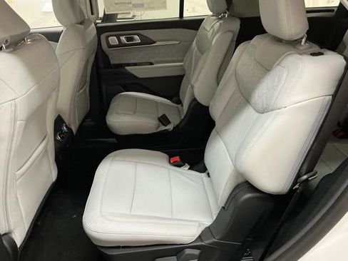 New 2026 Ford Explorer Platinum image 14