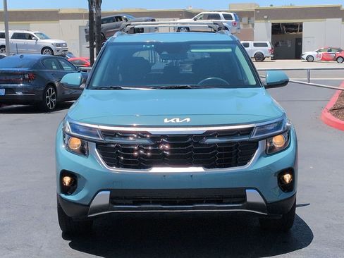 Used 2024 Kia Seltos EX AWD/4WD image 3
