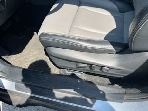 Used 2023 Subaru Outback Limited AWD/4WD image 6
