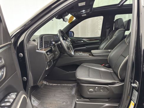 Used 2021 Cadillac Escalade Premium Luxury image 26